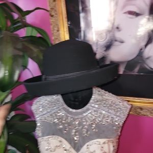 Old vintage wool hat  Classic timeless Ladies Cap